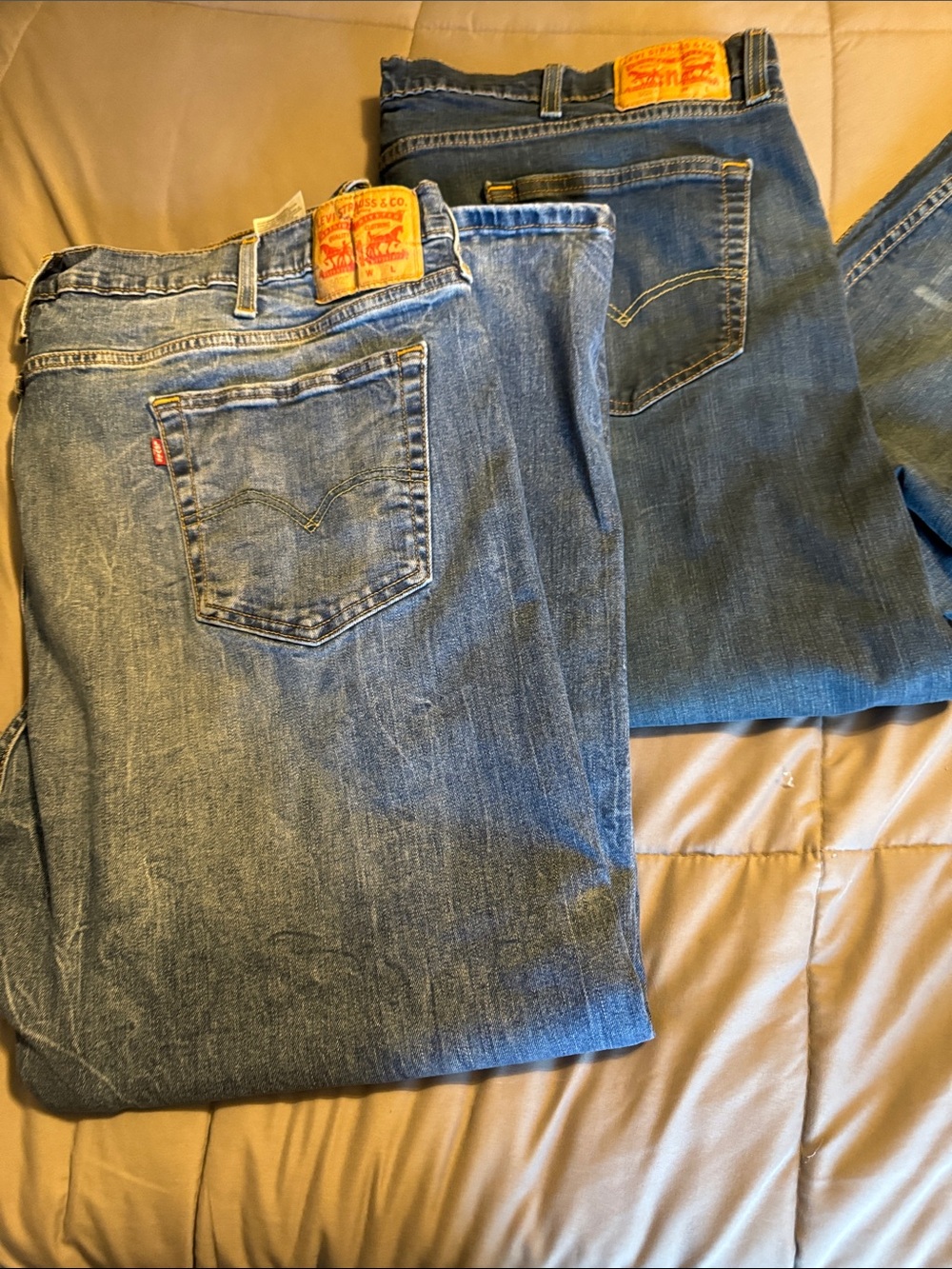 Men’s Levi 502 jeans size 48/32. 2 pair.